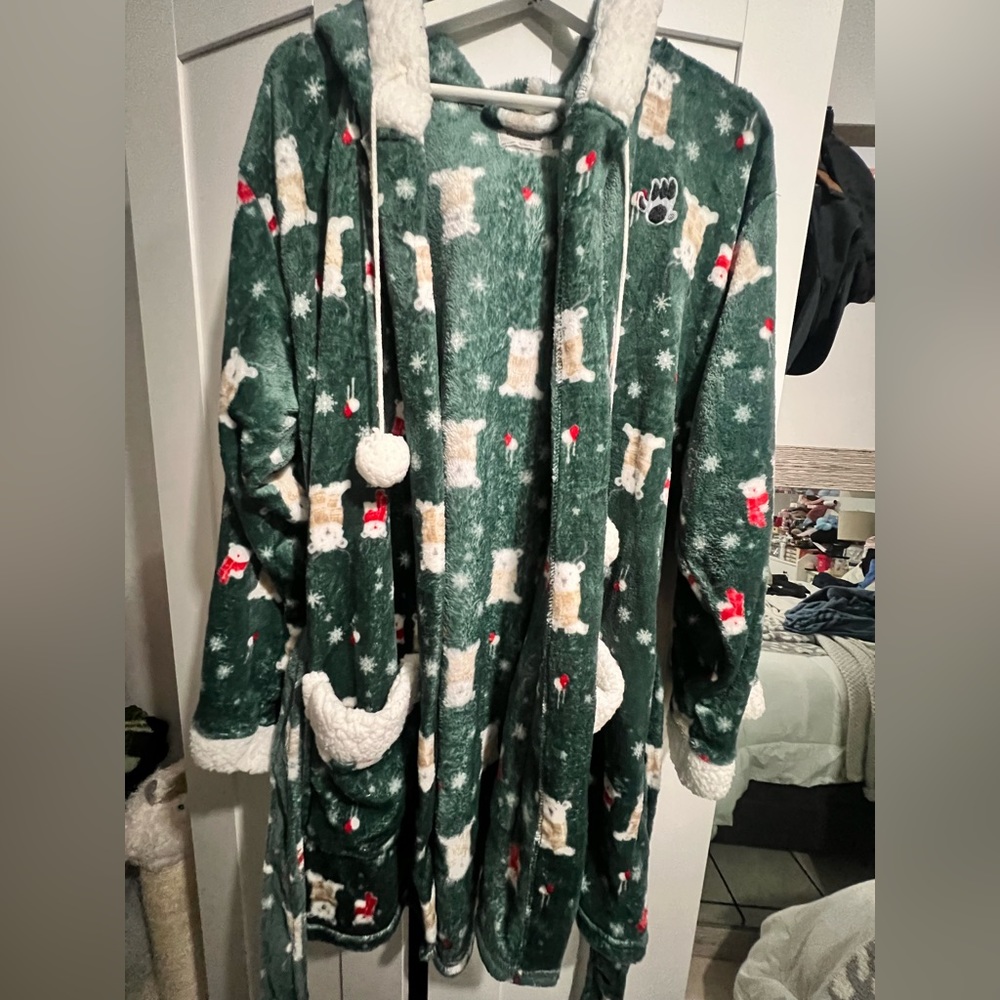 Bearpaw Robe - Picture 4 of 4